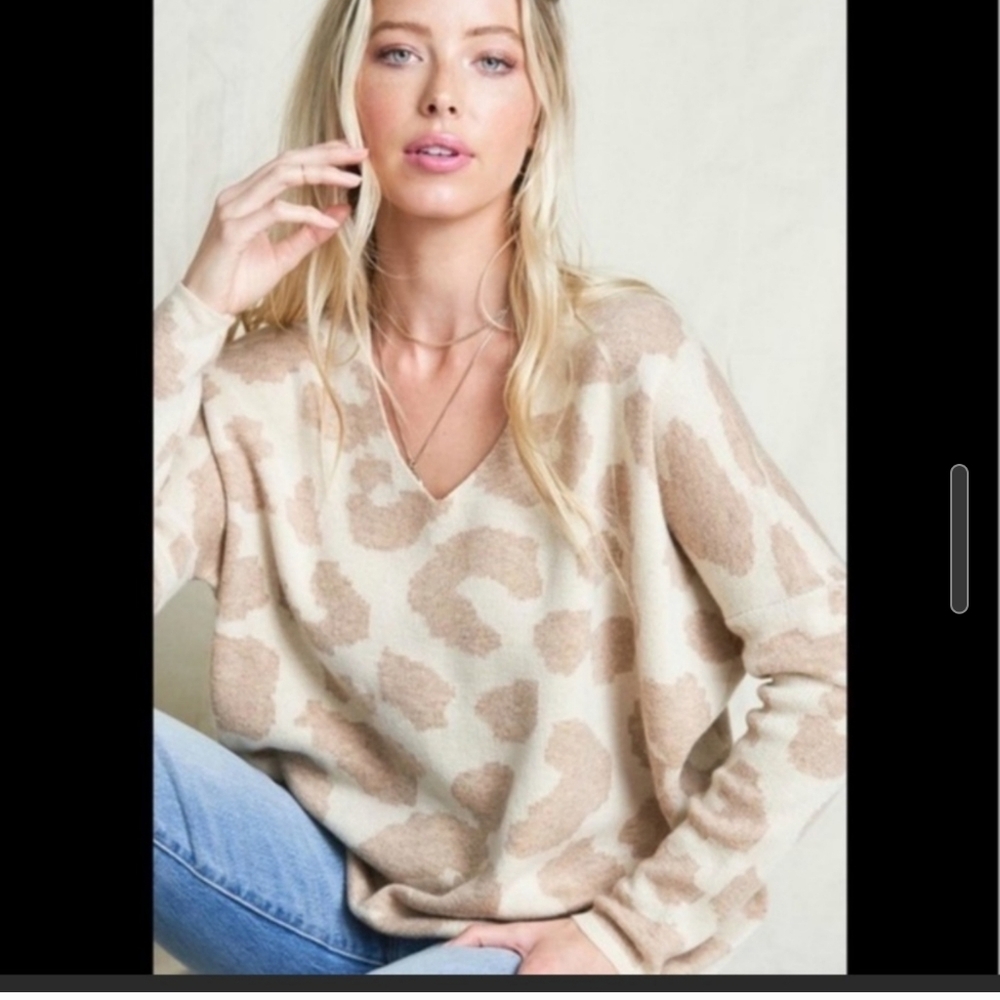la miel animal print sweater Sz M/L